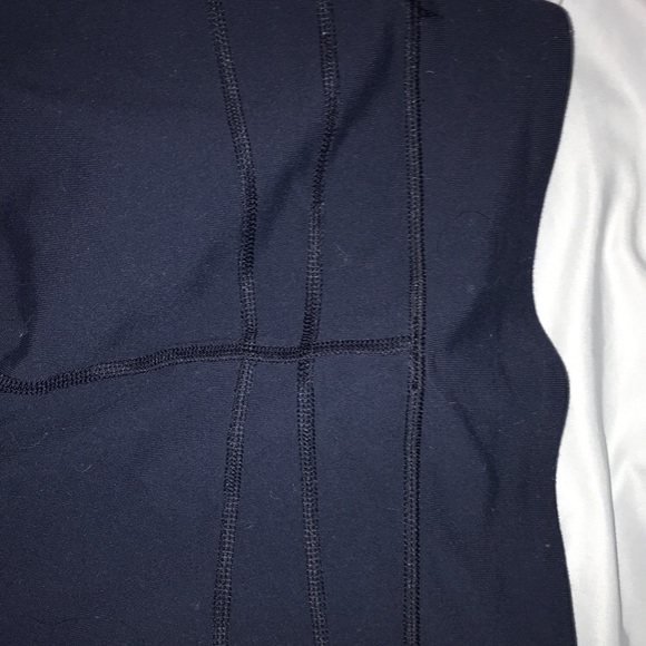 Navy lululemon leggings size 2 - Picture 3 of 3